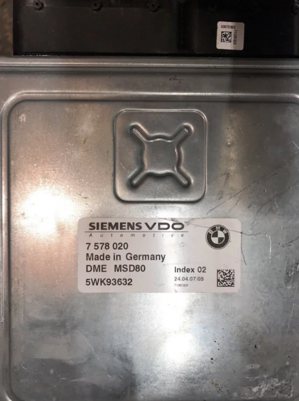 BMW 3 SERIES 3.0 325i ECU (Engine Management) – Part No: 7578020 / 5WK93632