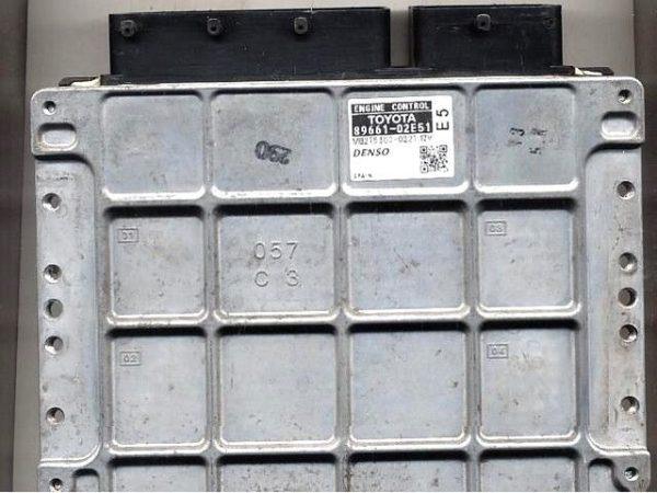 Toyota Auris 1.6 89661-02E51