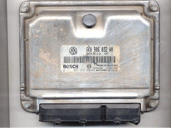 Seat Ibiza 1.0 0261207233 ME7.5.10 AUC 1037360121